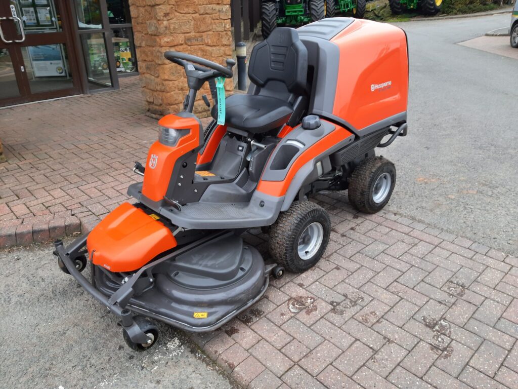 Husqvarna RC320TS AWD cut and collect mower