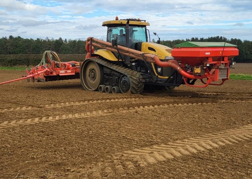 Challenger MT765B Crawler