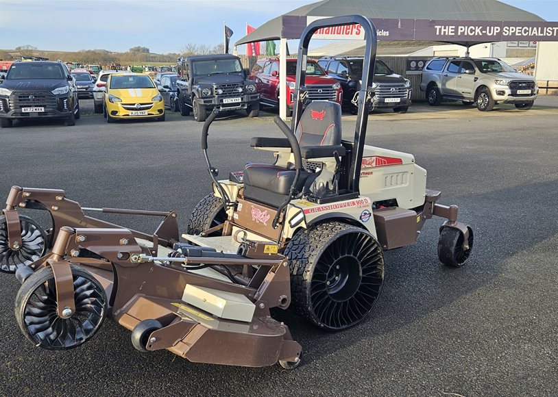 Grasshopper 900D-72SD Ride On Mower