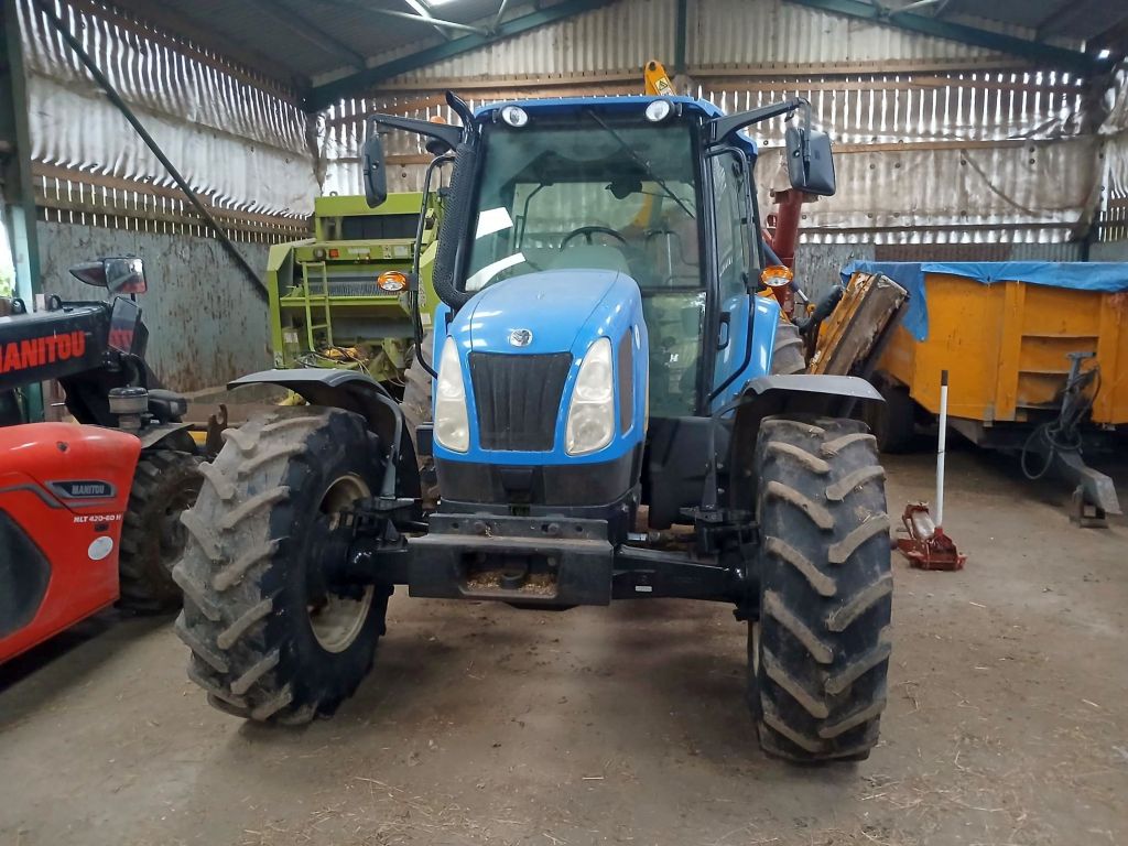 New Holland T5060