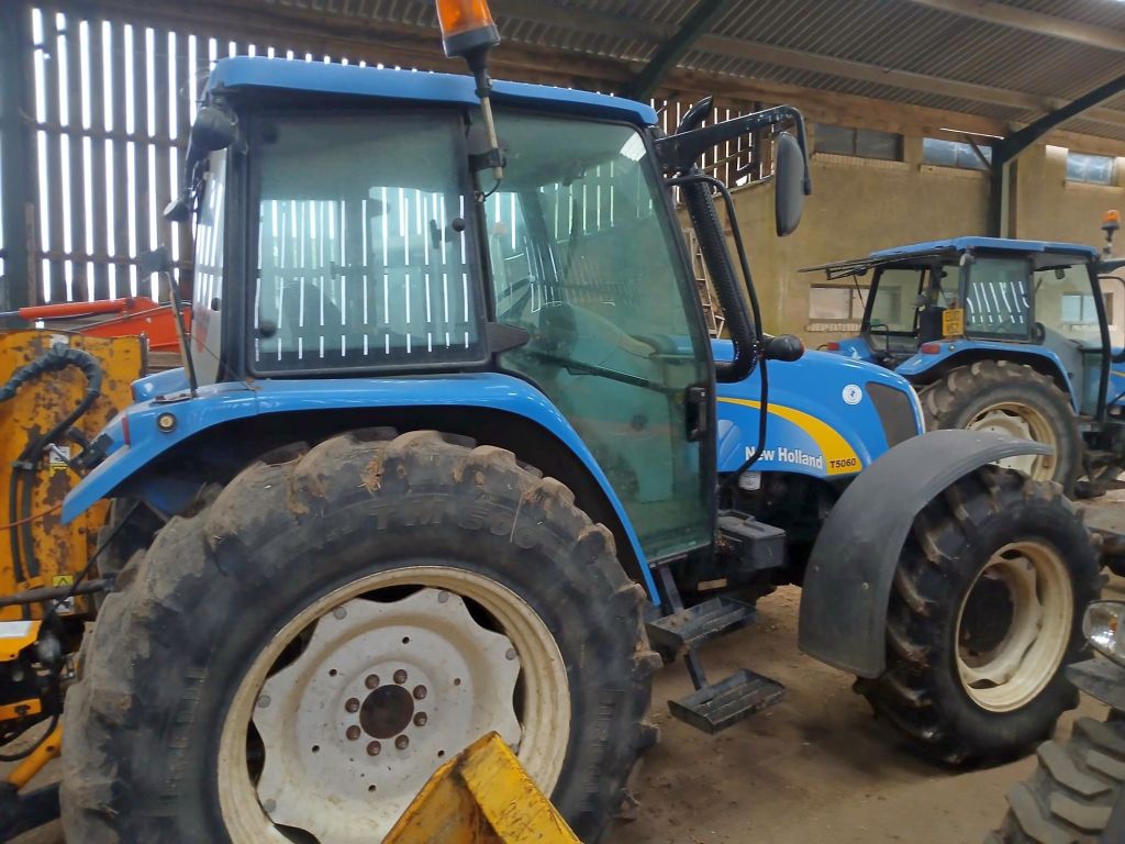 New Holland T5060