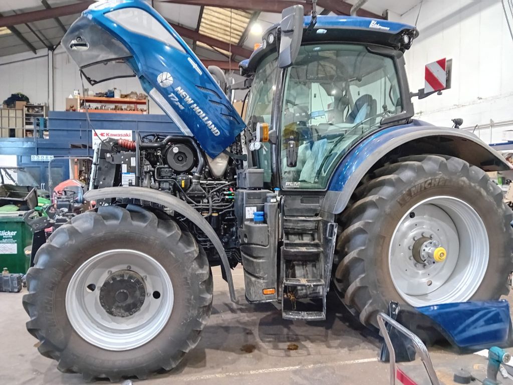 New Holland T7.245AC