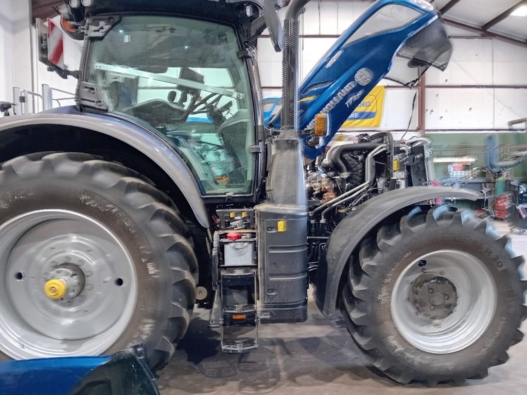 New Holland T7.245AC