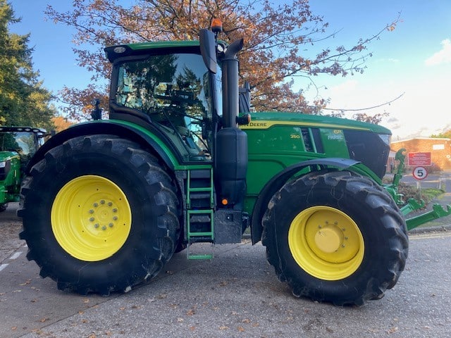 John Deere 6R 250