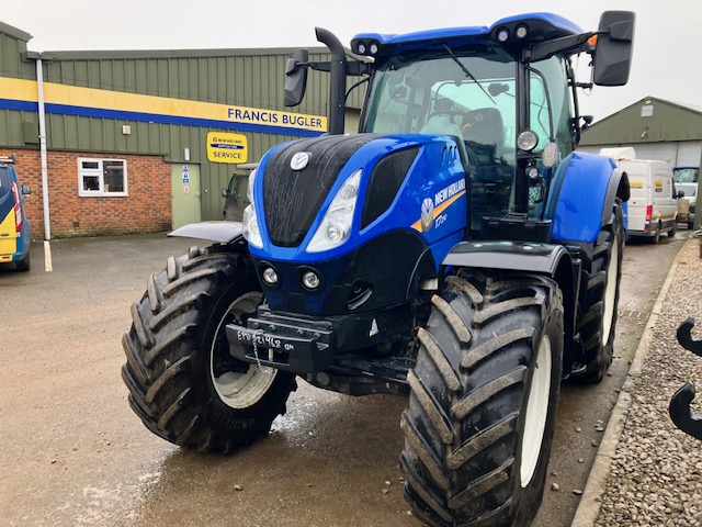 NEW HOLLAND T7.210 RC CL TRACTOR