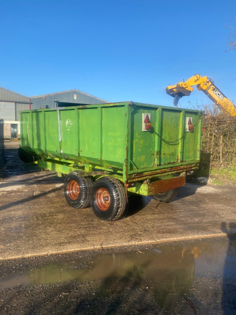 AW 8 TON TRAILER