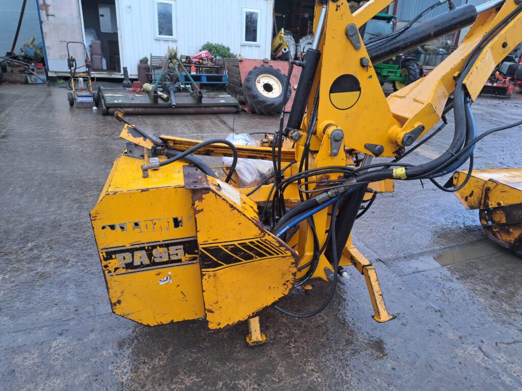 MCCONNEL PA95 HEDGECUTTER