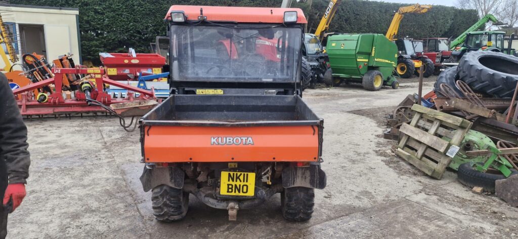 KUBOTA RTV900 GATOR