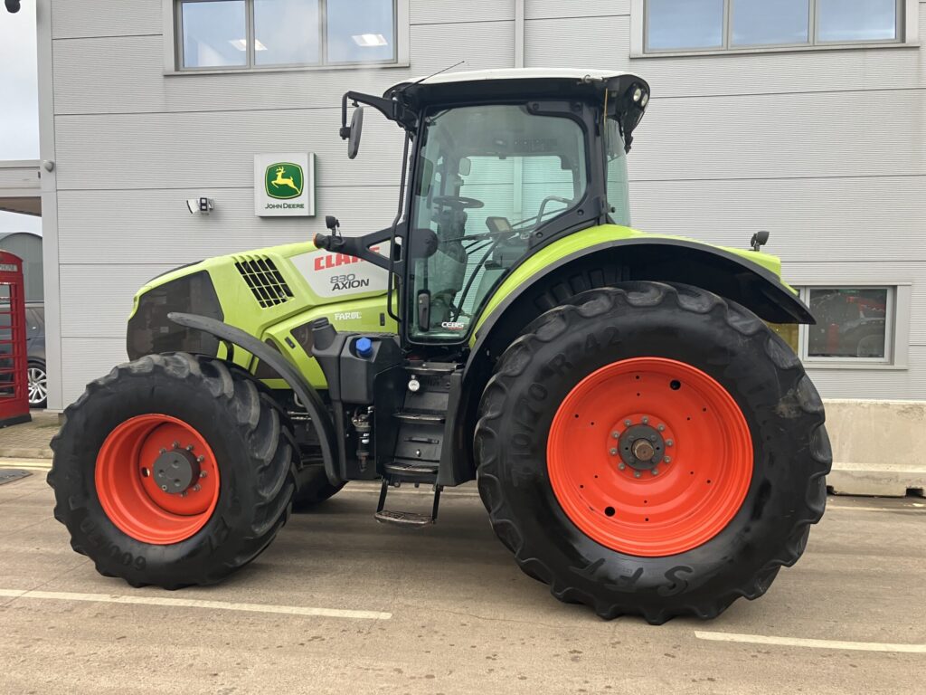 Claas Axion 830