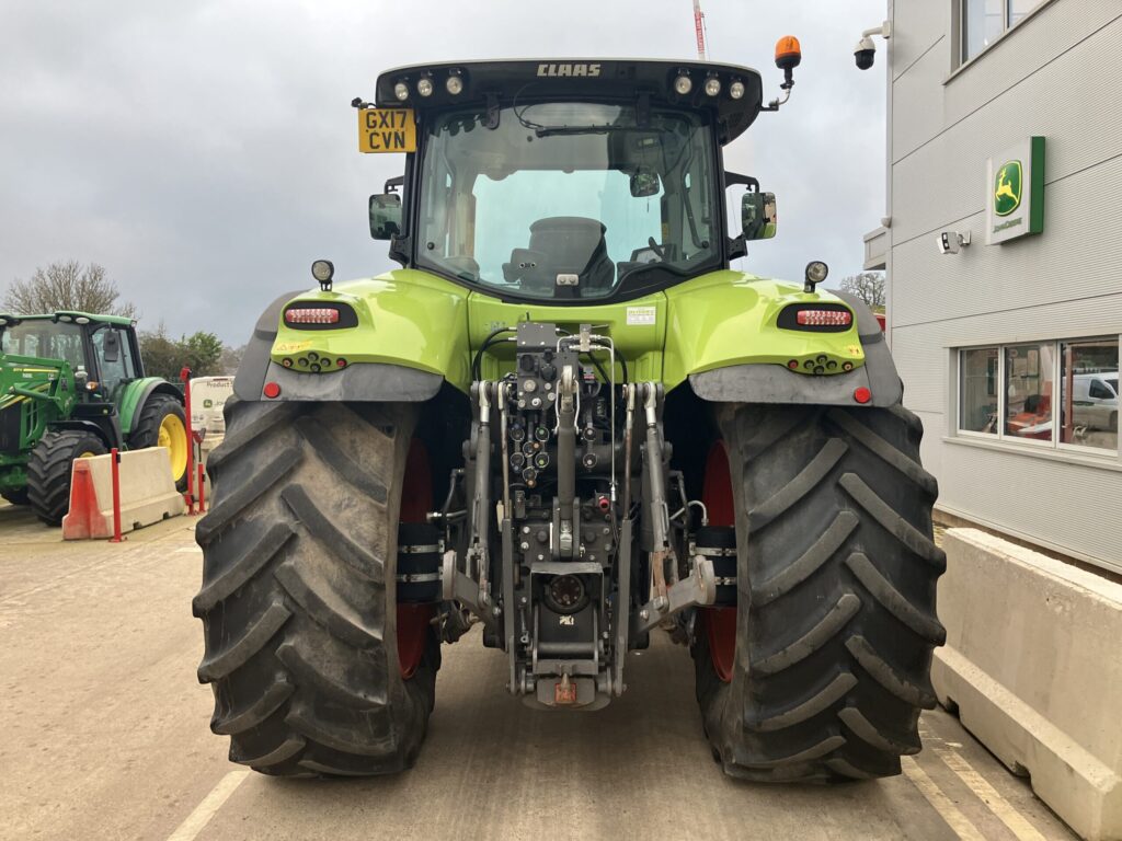 Claas Axion 830