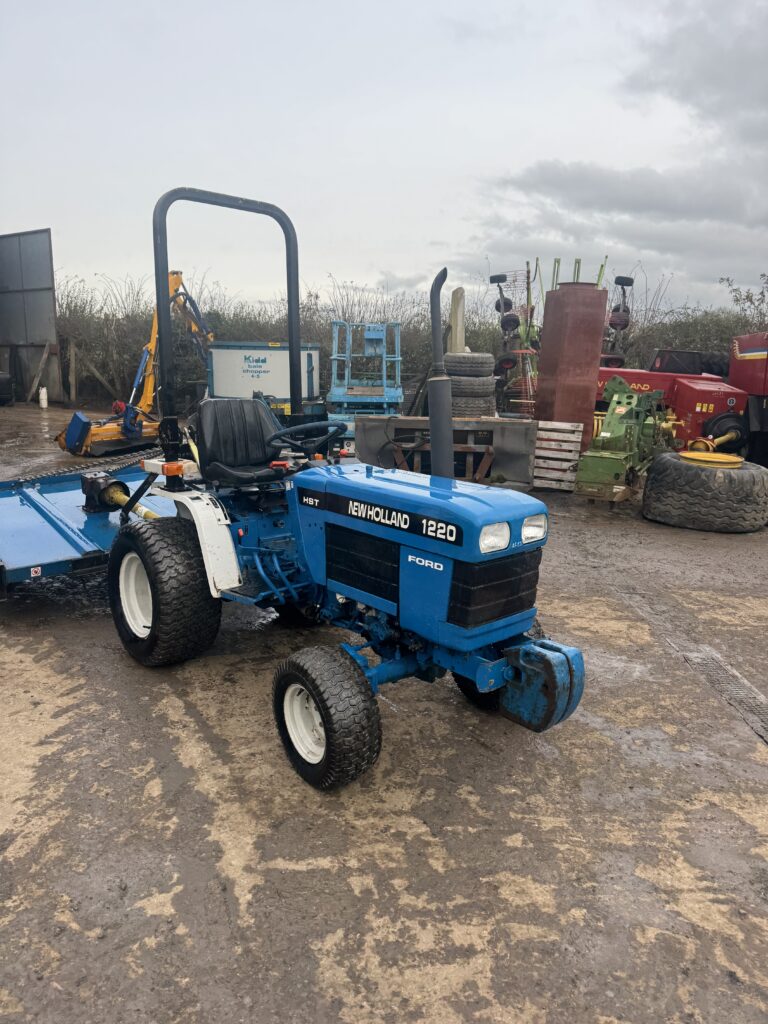 FORD 1220 TRACTOR