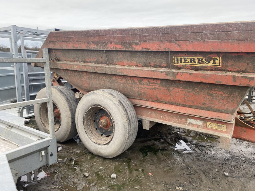 HERBST 10 TON DUMP TRAILER