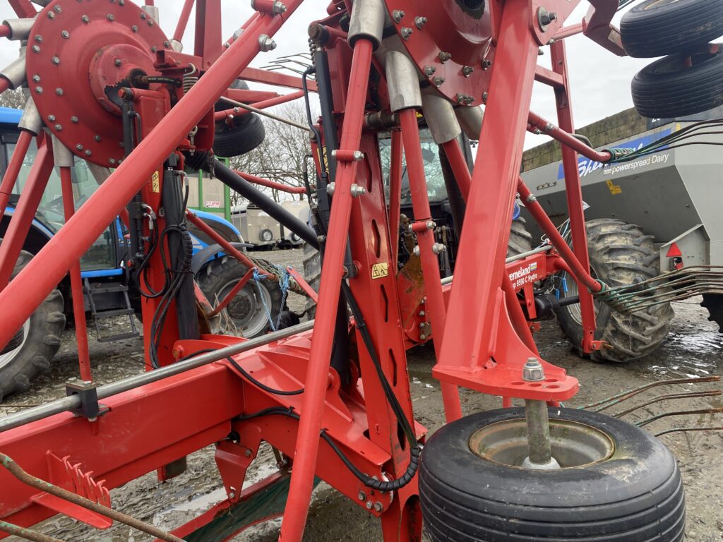 KVERNELAND TAARUP 9590C HYDRO TWIN ROTOR RAKE