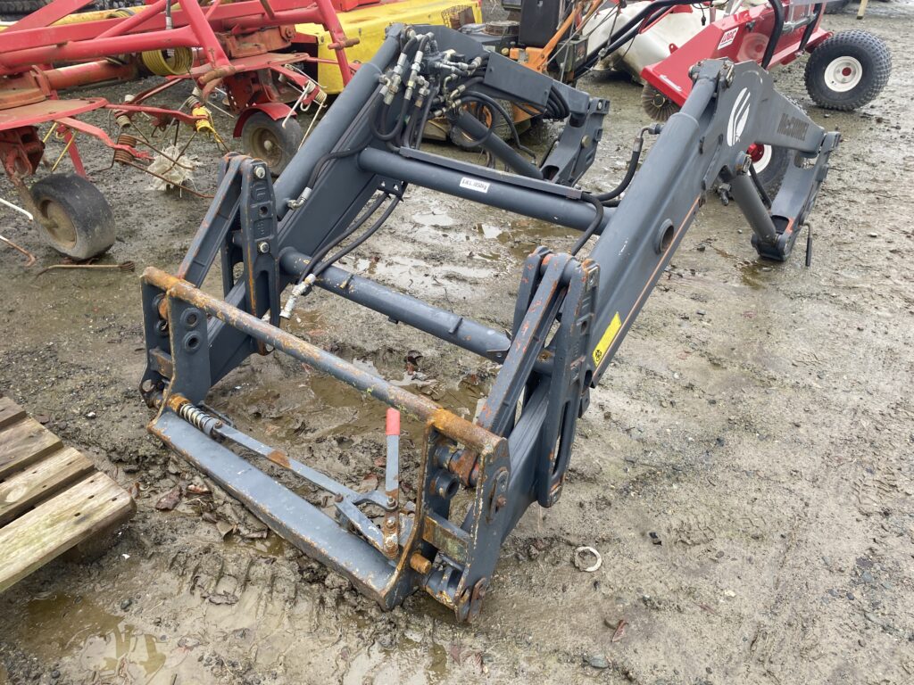 MCCONNEL LOADER TO FIT NEW HOLLAND TN TRACTOR