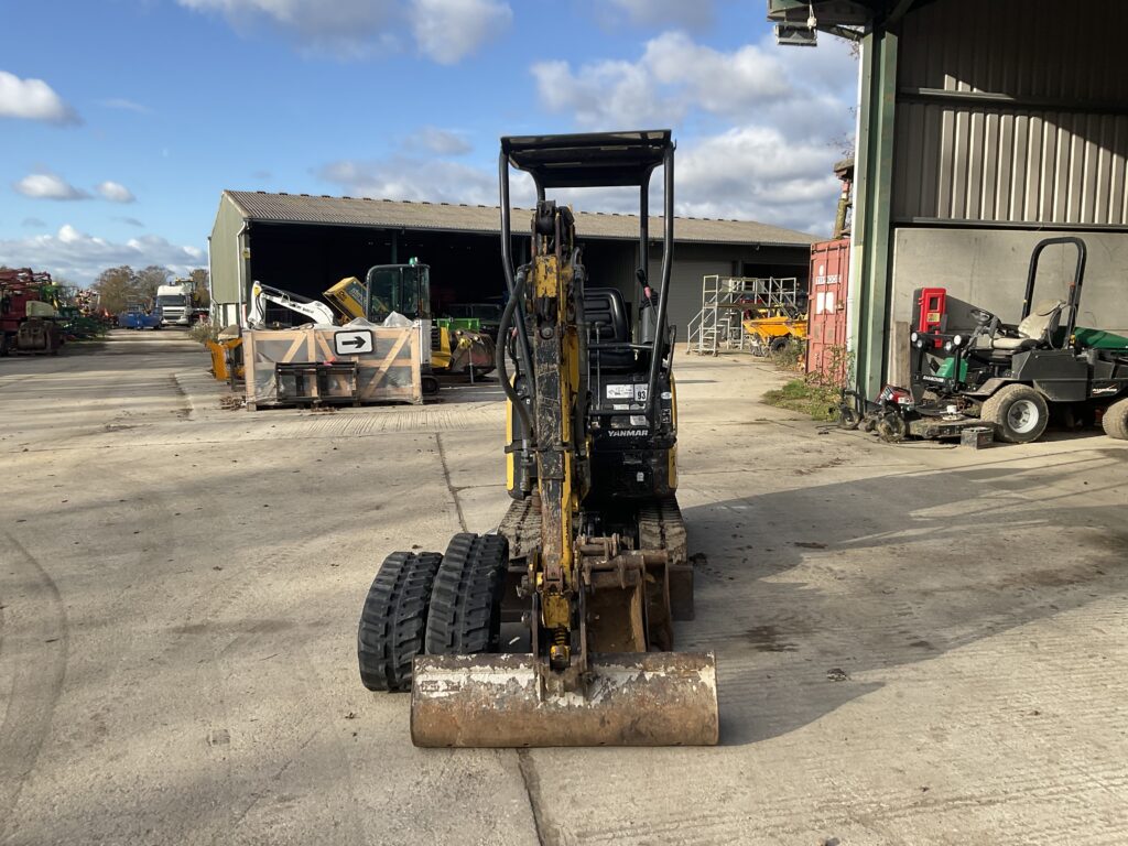 YANMAR VIO17