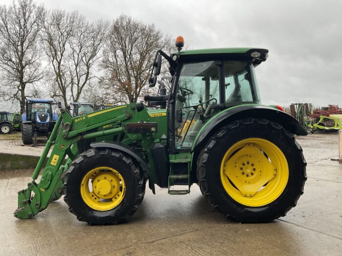 JOHN DEERE 5125R