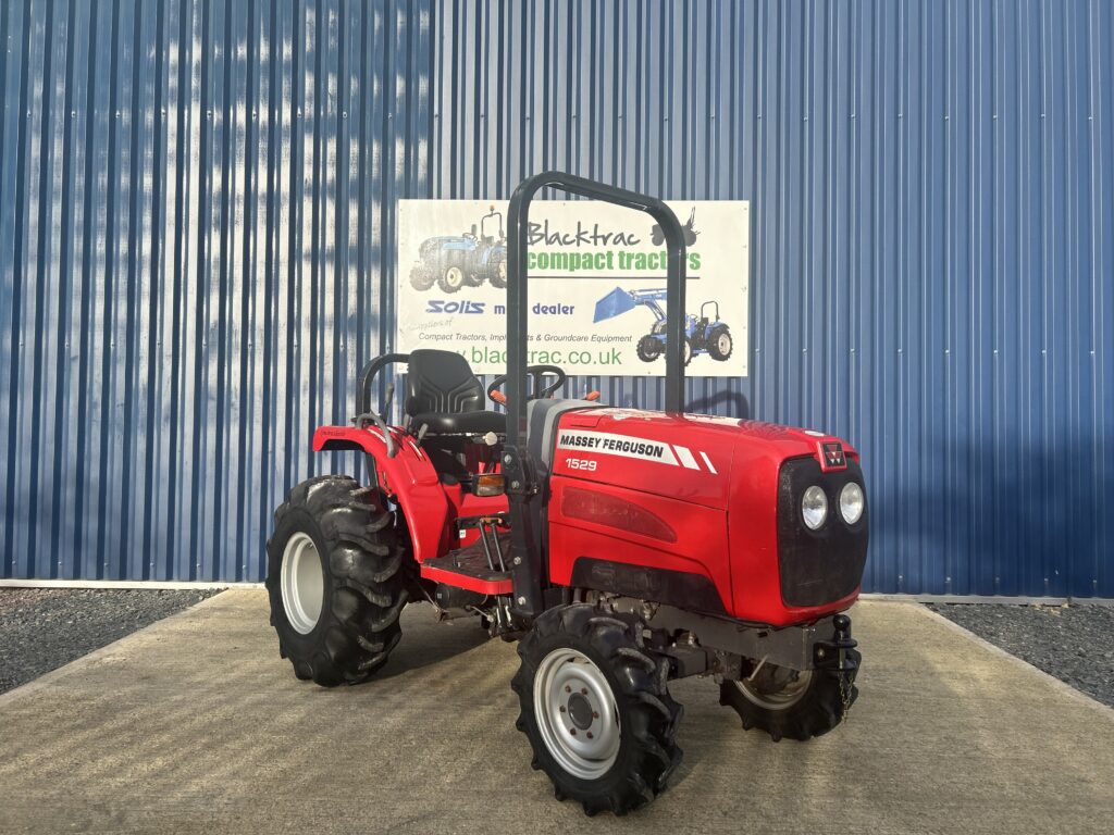 Massey Ferguson 1529 4WD Compact Tractor