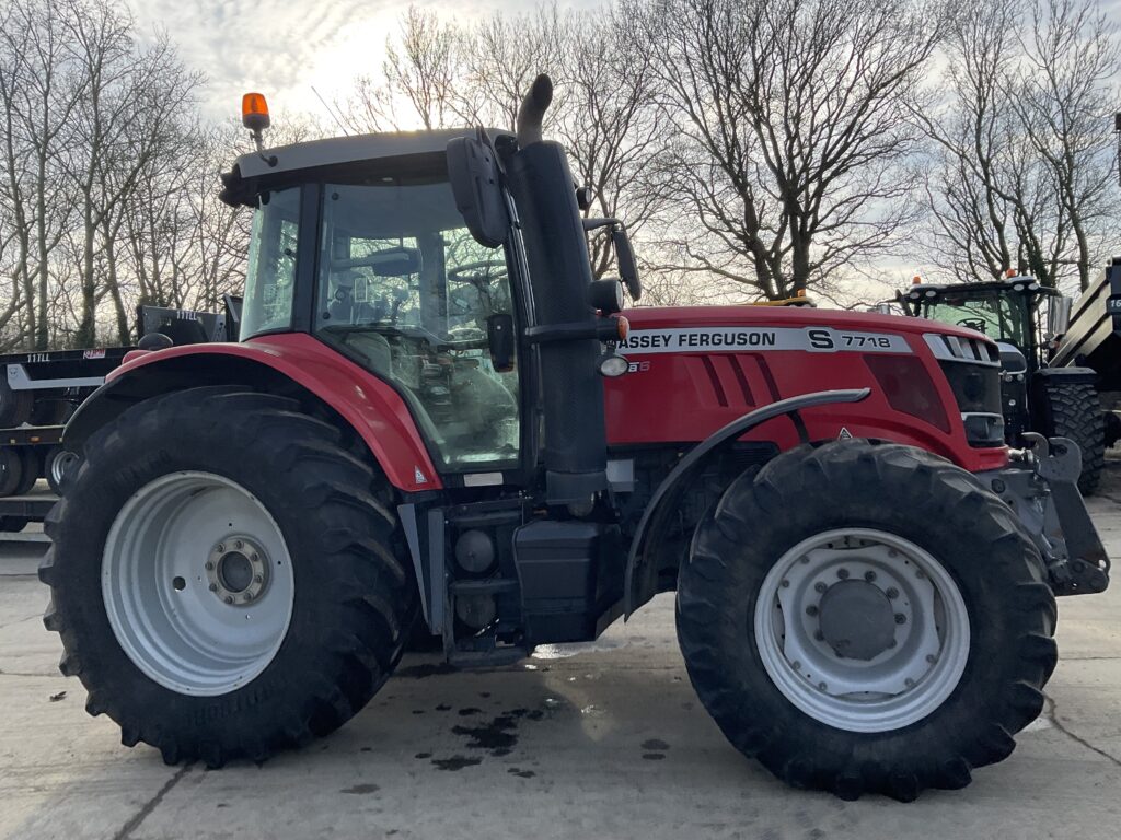 MASSEY FERGUSON 7718S DYNA-6