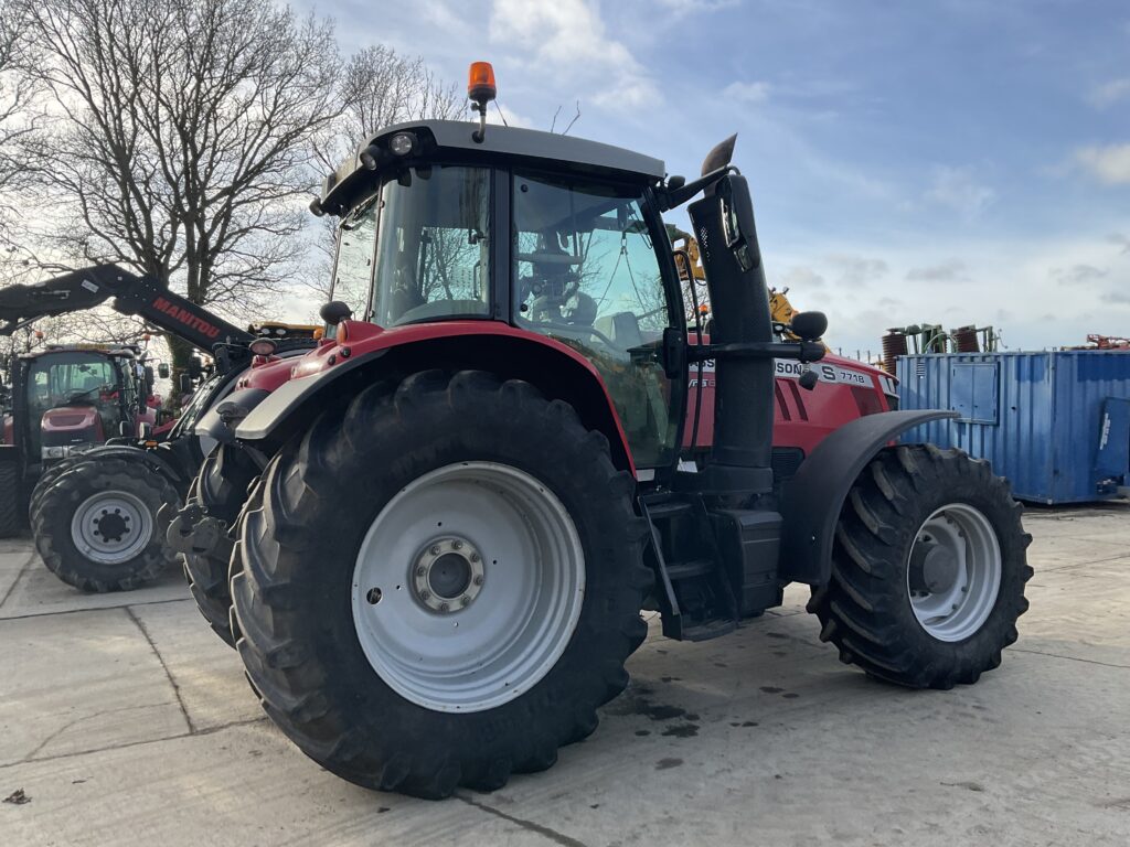 MASSEY FERGUSON 7718S DYNA-6