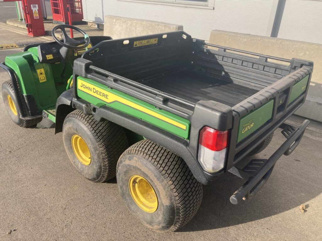 John Deere TH6x4 Gator