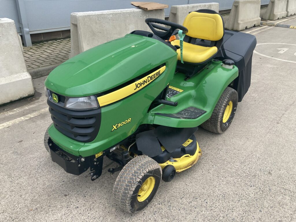 John Deere X300R ride on mower