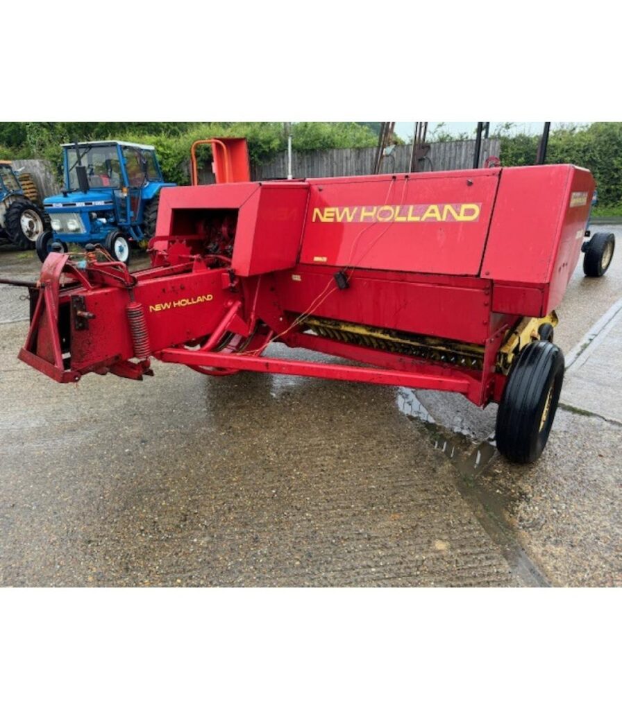 New Holland 276 Baler