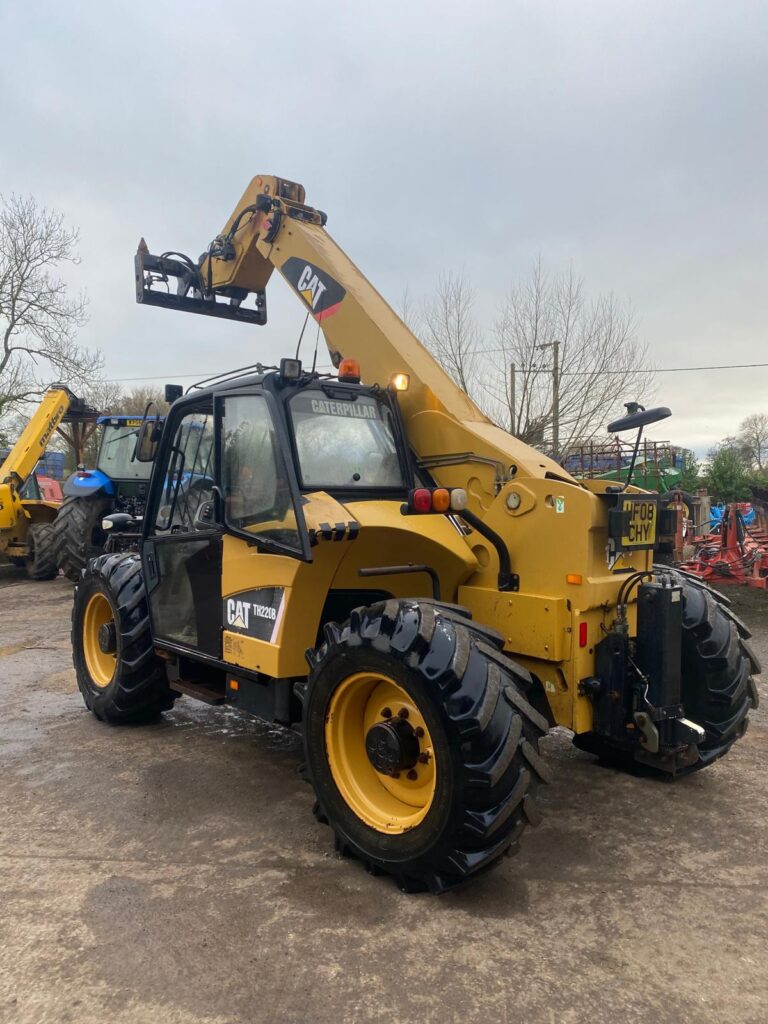 CAT TH220B TELEHANDLER