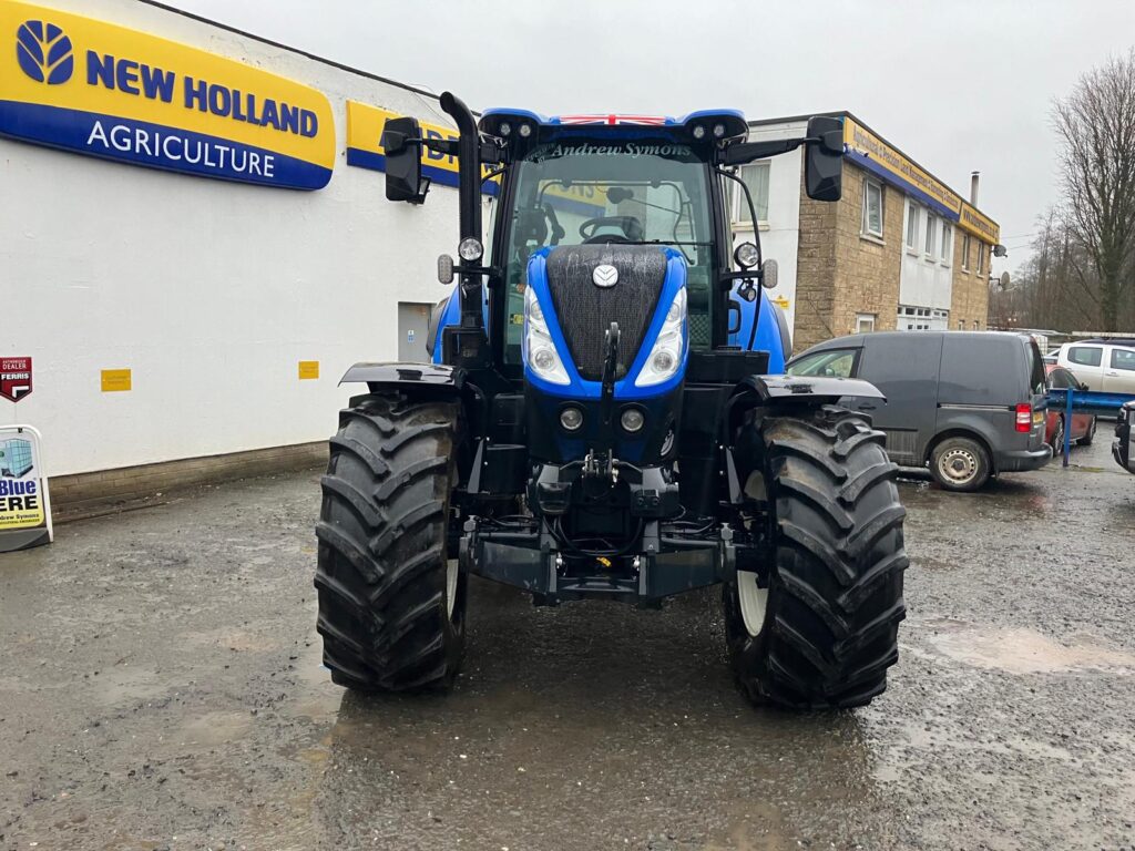 New Holland T7.210 Powercommand Sidewinder Tractor