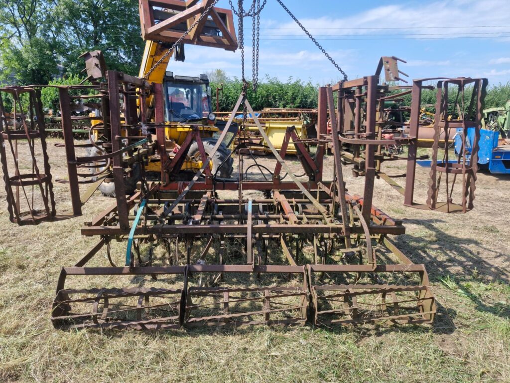 FOLDING CULTIVATOR