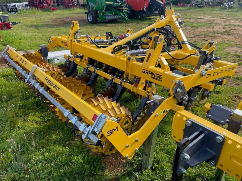 GRANGE MACHINERY 3M STRIP-TILL