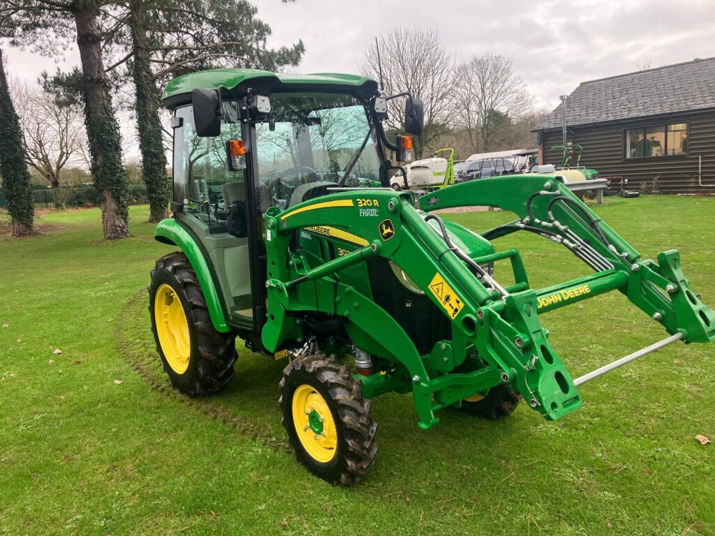 John Deere 3039R compact tractor