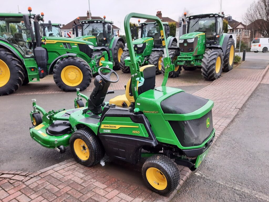 John Deere 1550 out front rotary mower