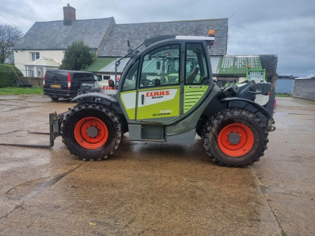 CLAAS SCORPION 7030