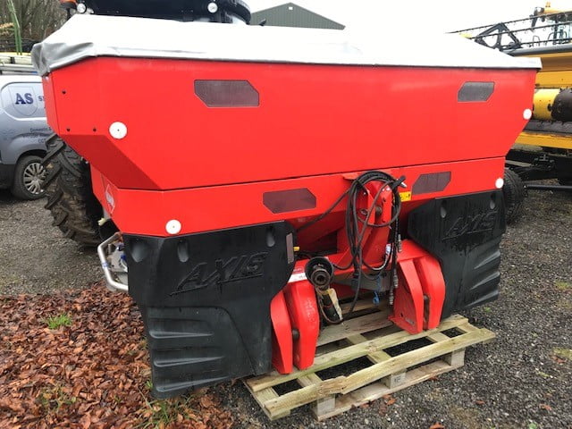 KUHN FARM MACHINERY AXIS 30.1D FERTILISER SPREADER