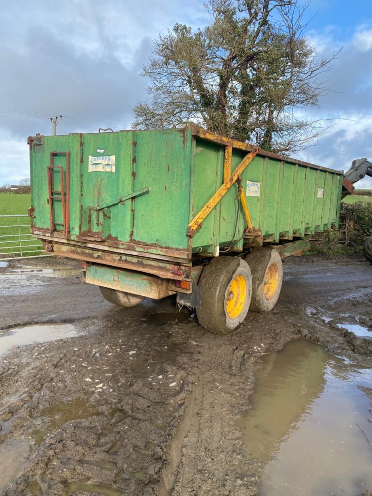 EASTBRY TANDEM AXLE TIPPING TRAILER