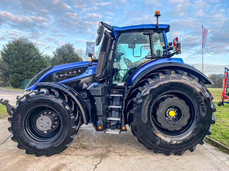 Valtra S416