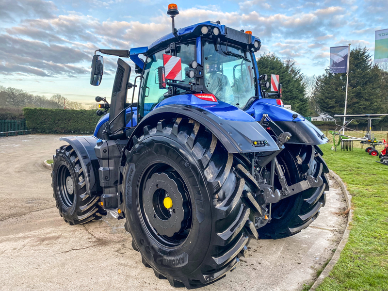 Valtra S416